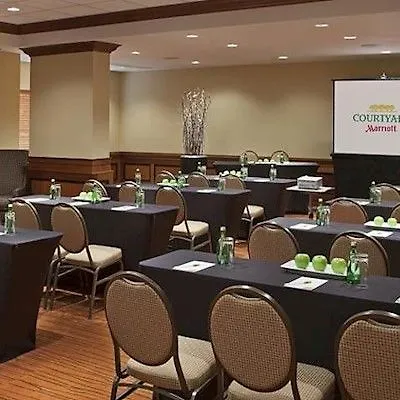Hotel Courtyard By Marriott Toronto Airport