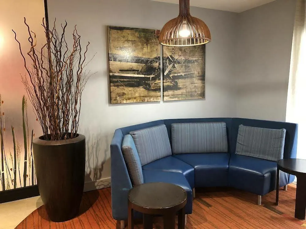 Hotel Courtyard By Marriott Toronto Airport