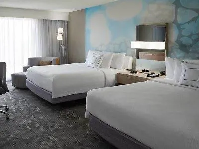 Courtyard By Marriott Toronto Airport Hotel
