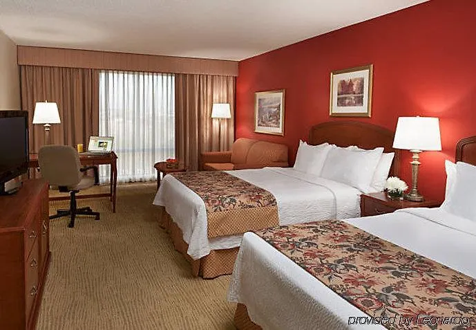 Courtyard By Marriott Toronto Airport Hotel