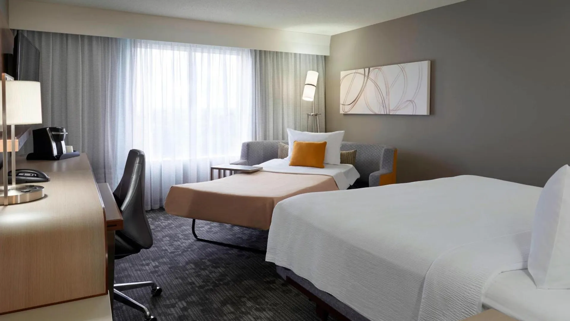 Courtyard By Marriott Toronto Airport Hotel