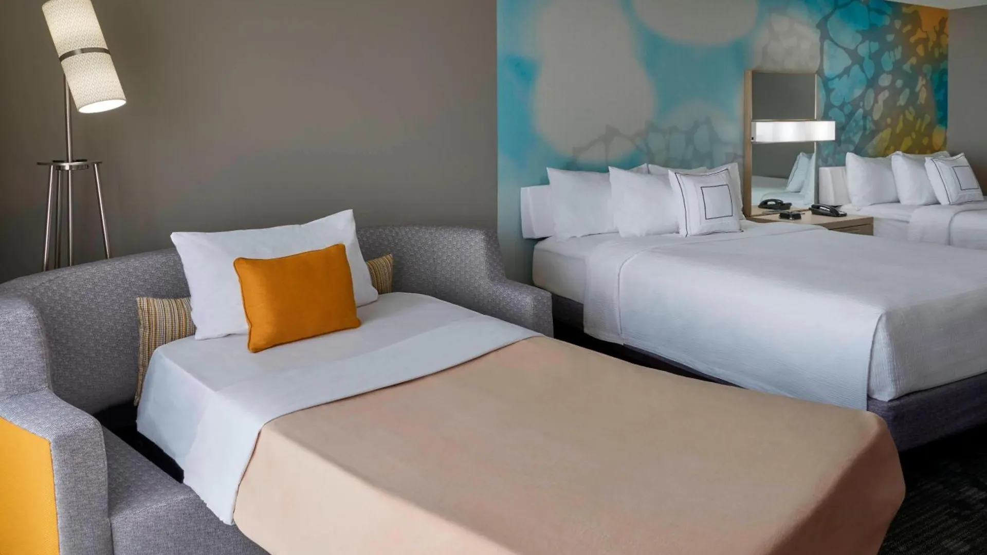 Courtyard By Marriott Toronto Airport Hotel