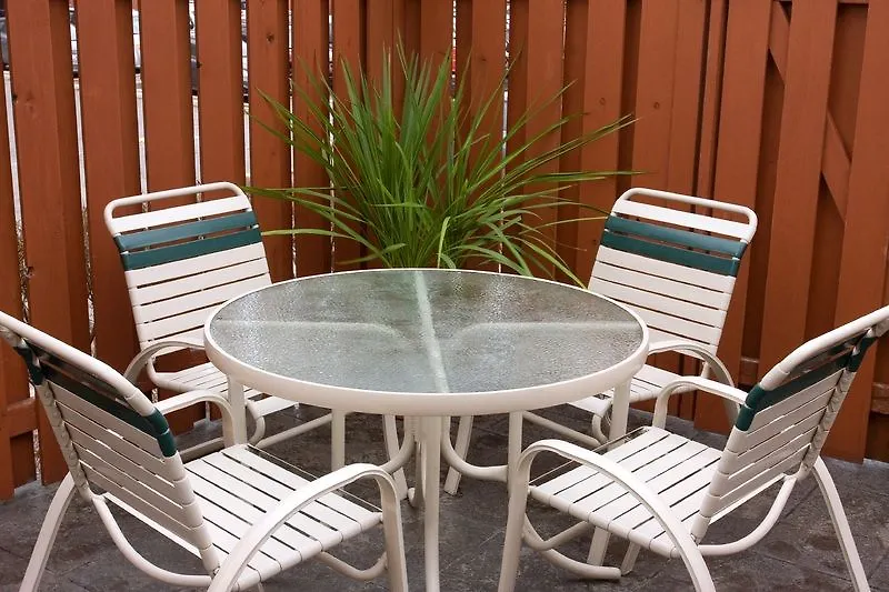 Courtyard By Marriott Toronto Airport Hotel