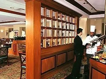 Courtyard By Marriott Toronto Airport Hotel