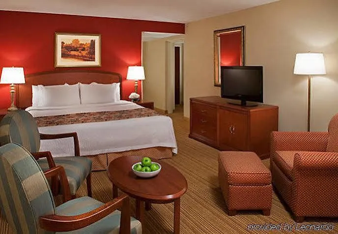 Courtyard By Marriott Toronto Airport Hotel