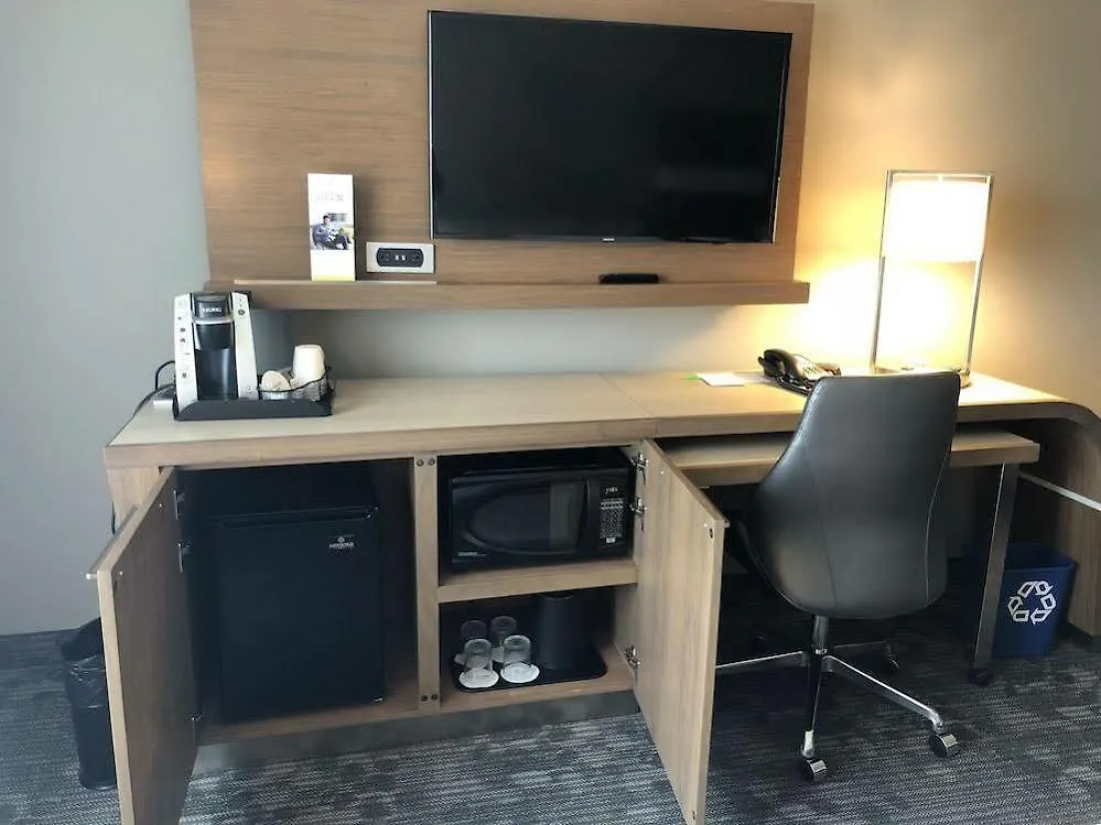 Courtyard By Marriott Toronto Airport Hotel